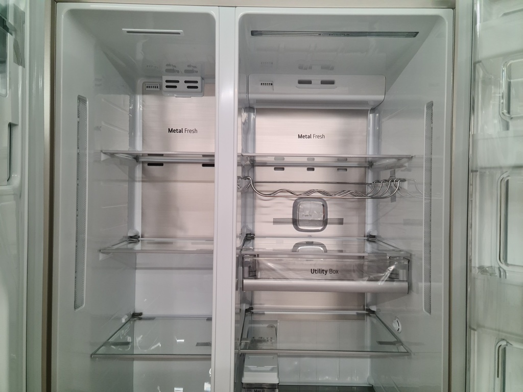 LG InstaView, Edelstahl hell matt, Metal Cooling, A++